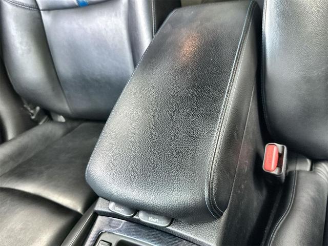 Photo of 2018 Pearl White Nissan Altima
