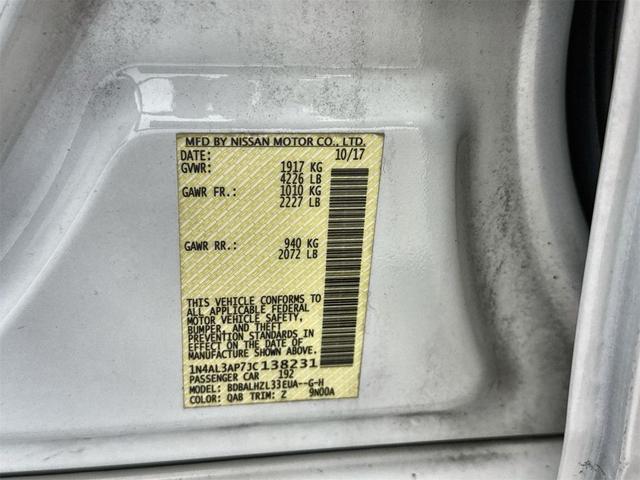 Photo of 2018 Pearl White Nissan Altima