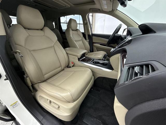 Photo of 2015 White Acura MDX