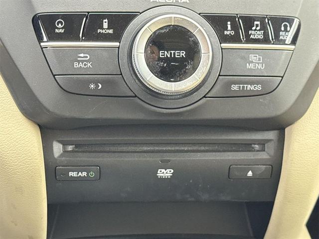 Photo of 2015 White Acura MDX