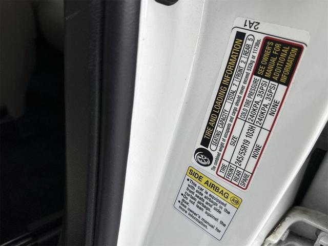 Photo of 2015 White Acura MDX