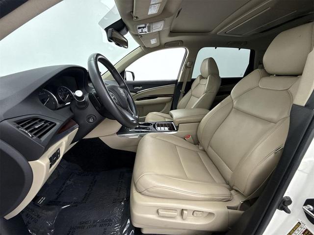 Photo of 2015 White Acura MDX