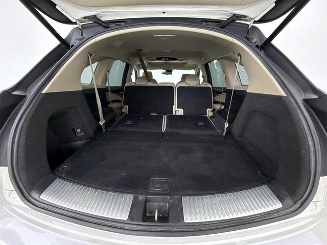 Photo of 2015 White Acura MDX