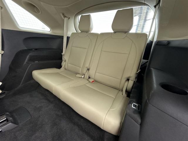 Photo of 2015 White Acura MDX