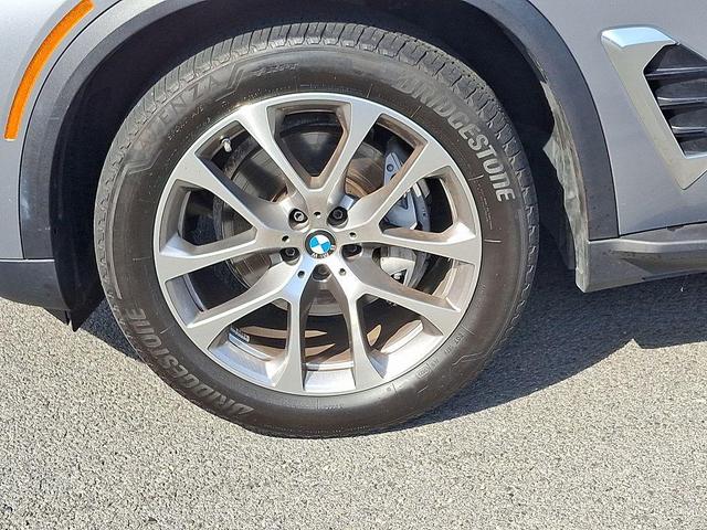 Photo of 2024 Skyscraper Gray Metallic BMW X5