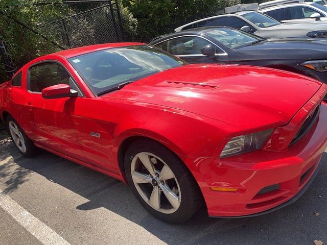 Photo of 2013 Race Red Ford Mustang