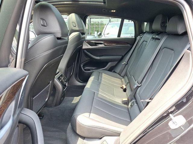 Photo of 2024 Black BMW X4