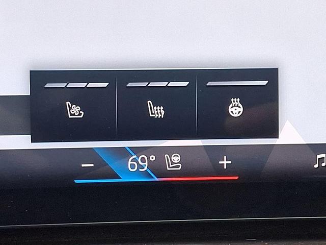 Photo of 2024 Black BMW X7