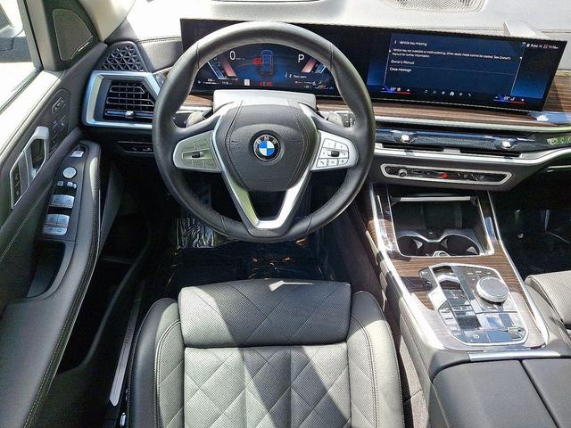 Photo of 2024 Black BMW X7