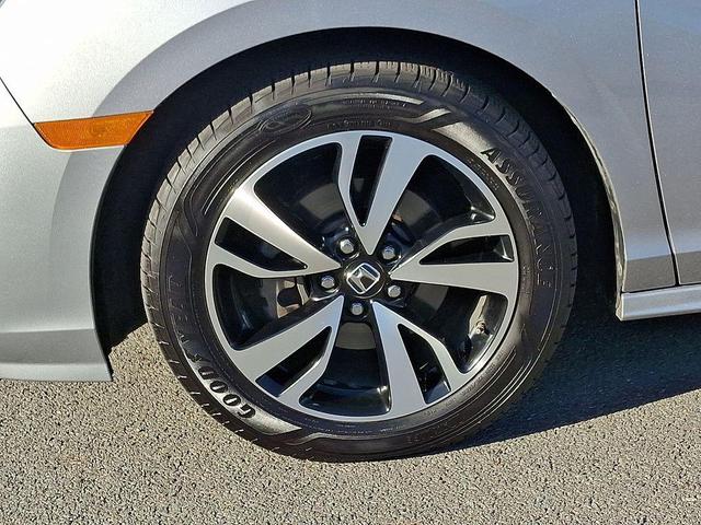 Photo of 2019 Silver Metallic Honda Odyssey