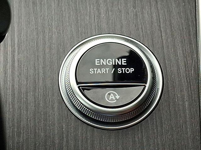 Photo of 2025 Polar White Mercedes-Benz C-Class