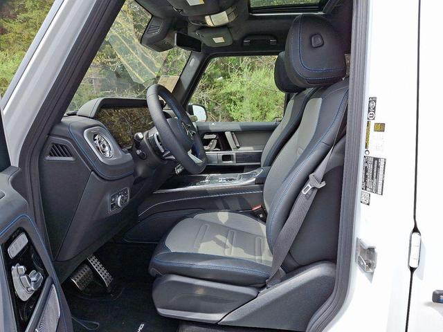 Photo of 2025 MANUFAKTUR Moonlight White Metallic Mercedes-Benz G-Class