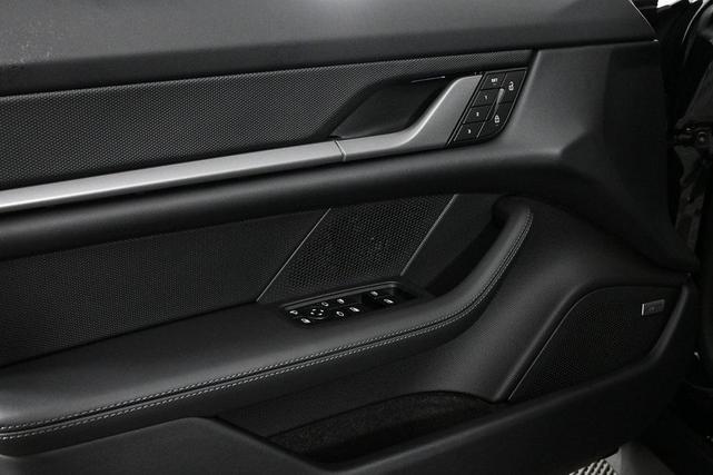 Photo of 2025 Porsche Taycan