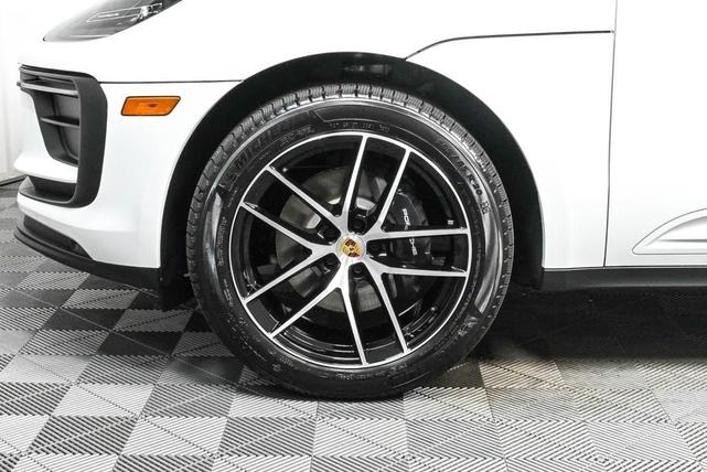 Photo of 2025 White Porsche Macan