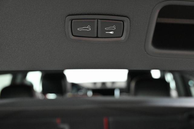Photo of 2025 Black Porsche Macan