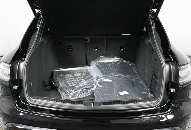 Photo of 2025 Black Porsche Macan