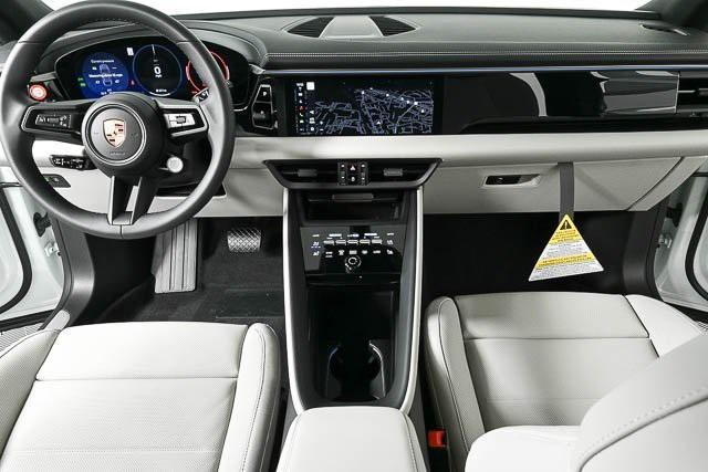 Photo of 2025 White Porsche Macan