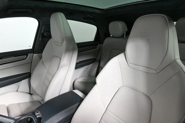 Photo of 2020 Moonlight Blue Porsche Cayenne