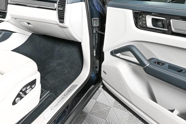 Photo of 2020 Moonlight Blue Porsche Cayenne
