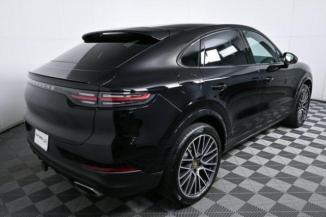 Photo of 2022 Black Porsche Cayenne