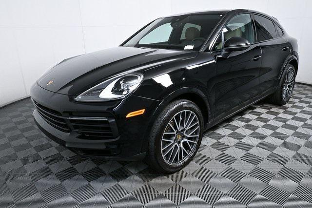 Photo of 2022 Black Porsche Cayenne