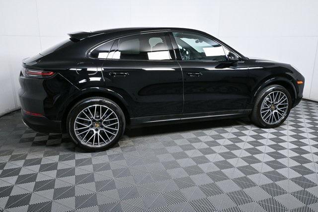 Photo of 2022 Black Porsche Cayenne