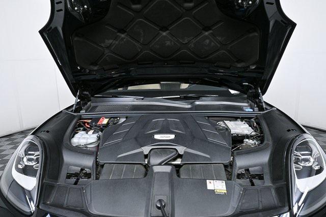 Photo of 2022 Black Porsche Cayenne