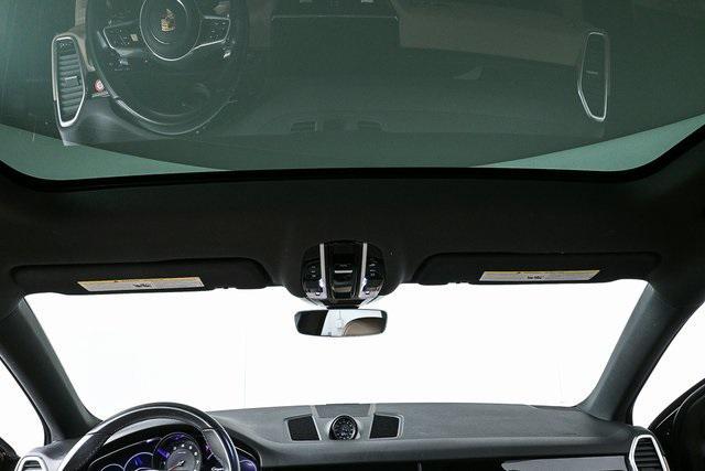 Photo of 2022 Black Porsche Cayenne
