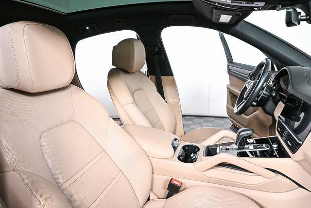 Photo of 2022 Black Porsche Cayenne