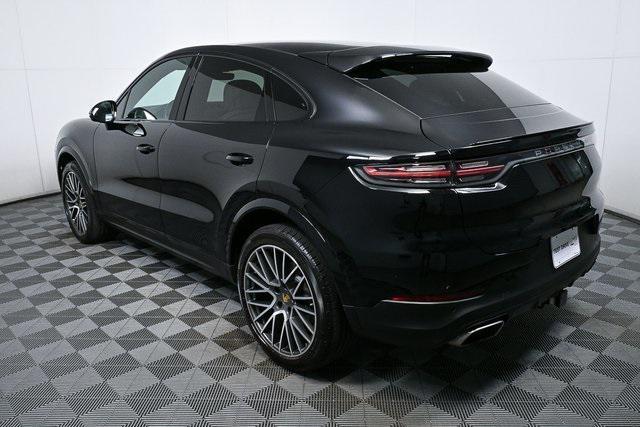 Photo of 2022 Black Porsche Cayenne
