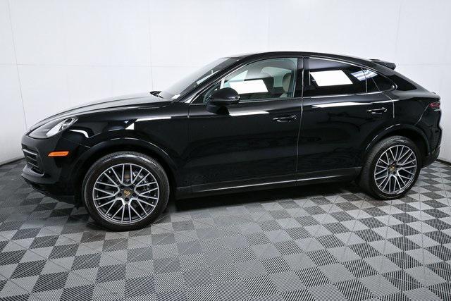 Photo of 2022 Black Porsche Cayenne