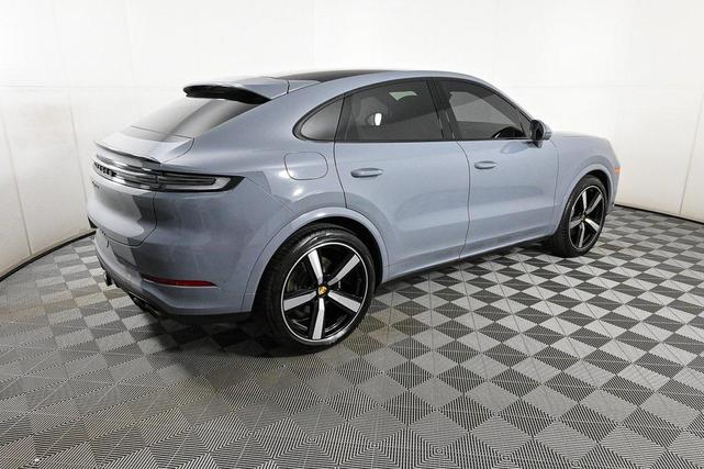 Photo of 2024 Arctic Grey Porsche Cayenne