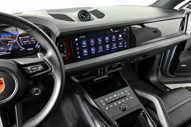 Photo of 2024 Arctic Grey Porsche Cayenne