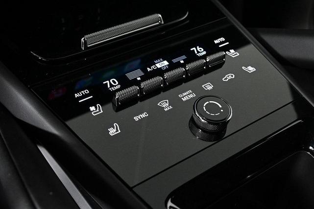 Photo of 2024 Arctic Grey Porsche Cayenne