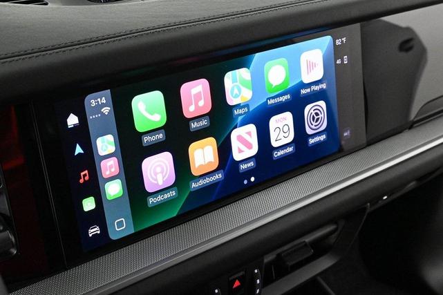 Photo of 2024 Arctic Grey Porsche Cayenne