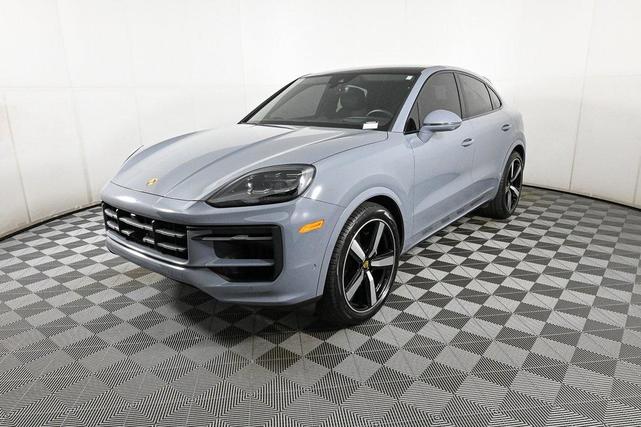 Photo of 2024 Arctic Grey Porsche Cayenne