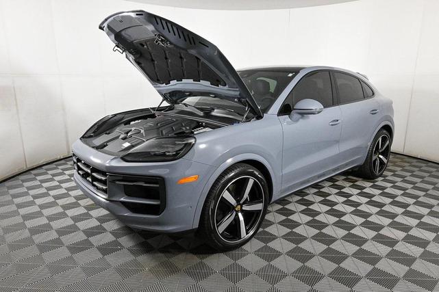 Photo of 2024 Arctic Grey Porsche Cayenne