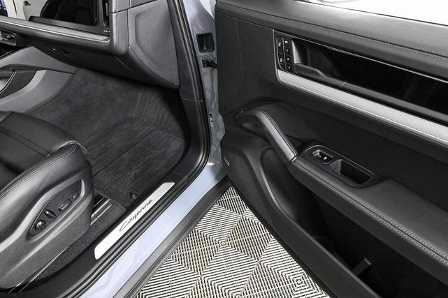 Photo of 2024 Arctic Grey Porsche Cayenne