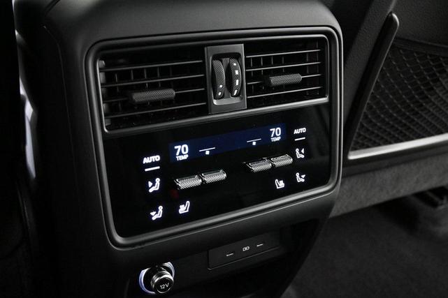 Photo of 2024 Arctic Grey Porsche Cayenne