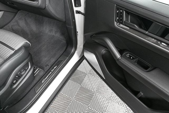 Photo of 2024 Chalk Porsche Cayenne