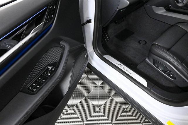 Photo of 2025 Ice Grey Metallic Porsche Macan