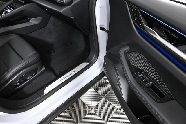 Photo of 2025 Ice Grey Metallic Porsche Macan