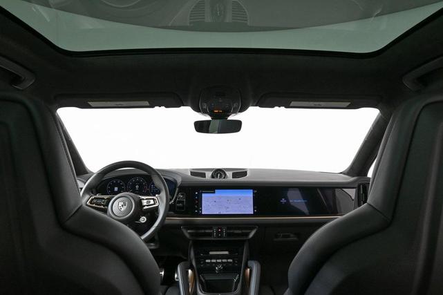 Photo of 2025 Carrara White Metallic Porsche Cayenne