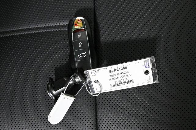 Photo of 2025 Porsche Macan