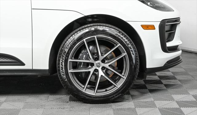 Photo of 2025 White Porsche Macan
