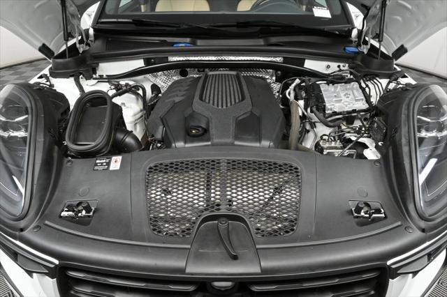 Photo of 2025 White Porsche Macan