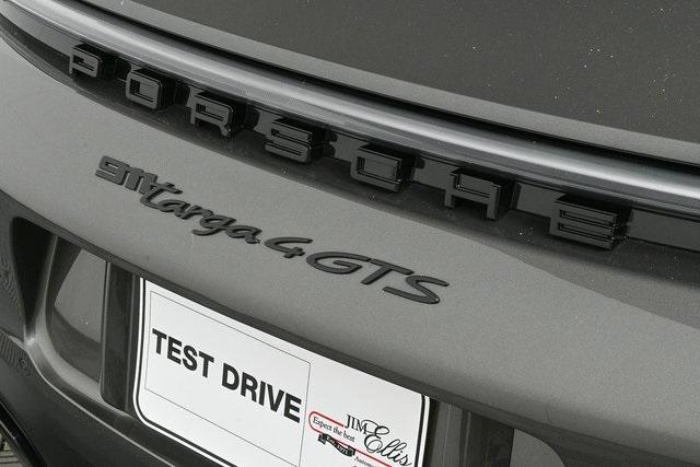 Photo of 2024 Agate Grey Metallic Porsche 911