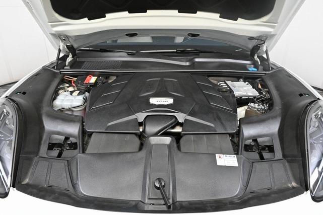 Photo of 2021 White Porsche Cayenne