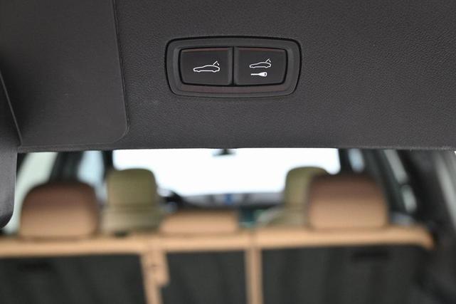 Photo of 2021 White Porsche Cayenne