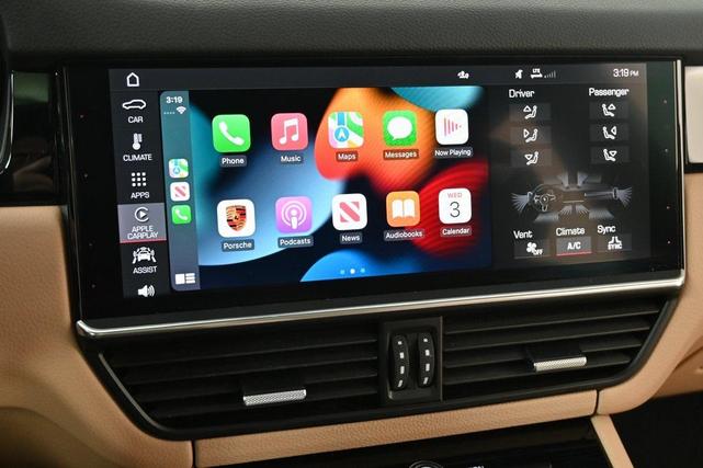 Photo of 2021 White Porsche Cayenne